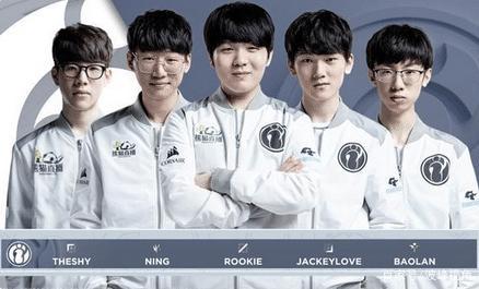 勇士104-96鹈鹕，巴特勒24+8+10，格林9中0，锡安25分