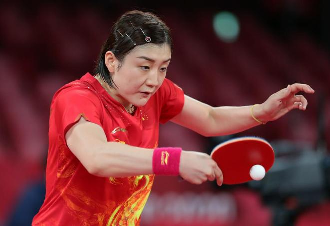 他凭借着惊 他凭借着惊