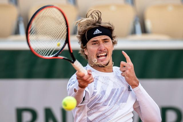 中场球员哈 中场球员哈