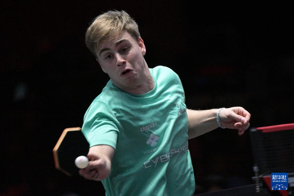 两队的竞争 两队的竞争